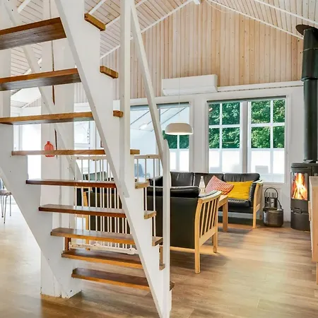 Holiday home Eisa - 300m To The Fjord By Interhome *