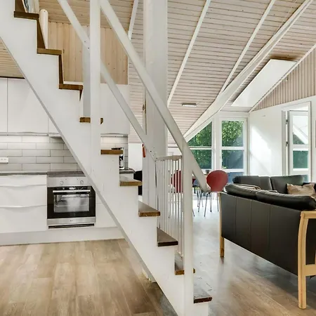 Holiday home Eisa - 300m To The Fjord By Interhome